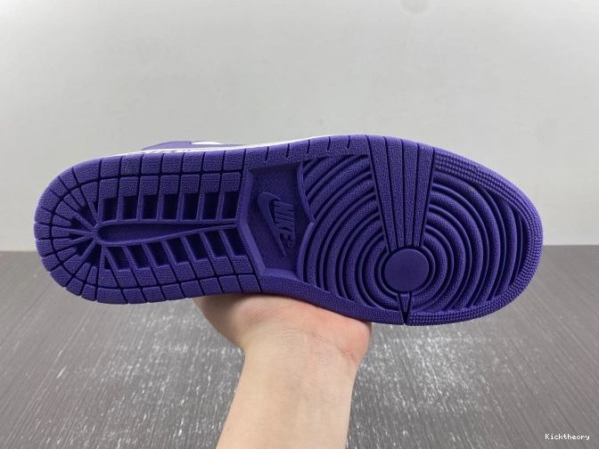 Kicktheory DM7890-386 X 1 TRAVIS SCOTT OFF-WHITE X CUSTOM JORDAN AIR 0810